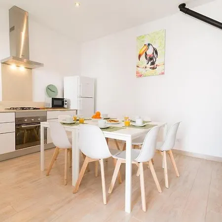 Casa de Férias Cozy Typical Restored 2bedroom House Single Storey 5 Min From The