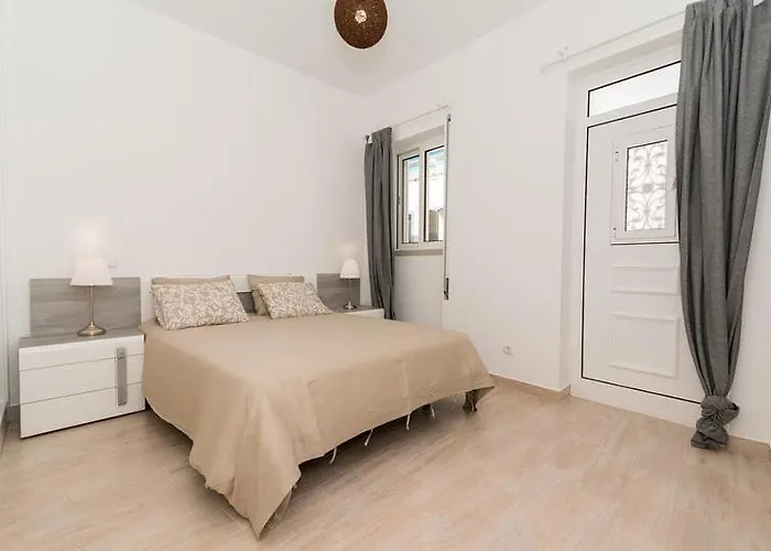 Cozy Fuseta Townhouse With Terrace Roof Solarium, 5Min To Beach Ferienhaus Fuseta