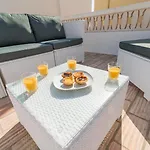 Cozy Townhouse With Terrace Roof Solarium, 5min To *