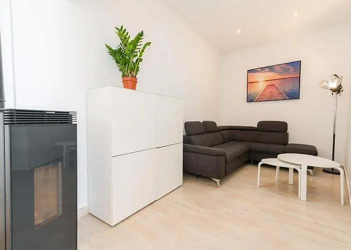 Cozy Townhouse With Terrace Roof Solarium, 5min To * Fuzeta